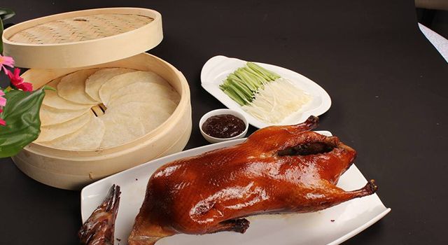 廣東美食，經(jīng)典粵菜皇牌片皮鴨
